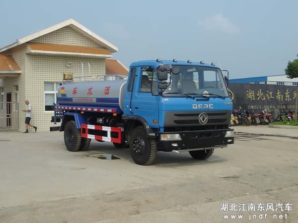 东风145洒水车