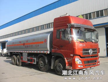 东风天龙前四后八油罐车（容积：25-36m³）