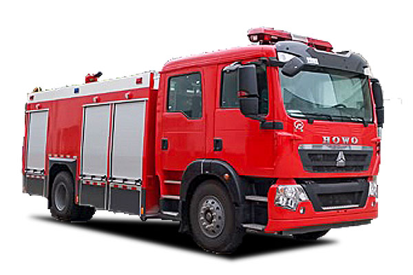 重汽豪沃7.8吨水罐消防车